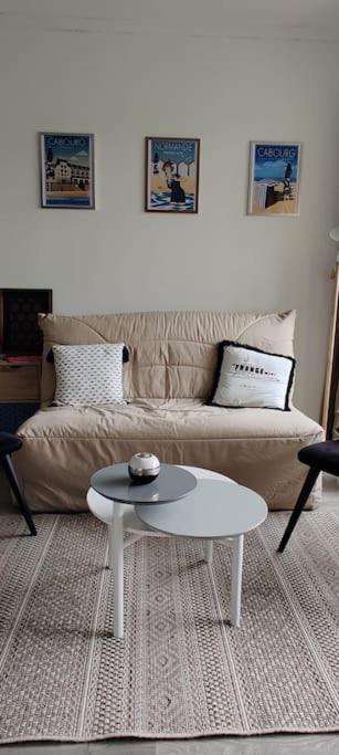 Chez Emy & Tom Apartment Кабур Екстериор снимка
