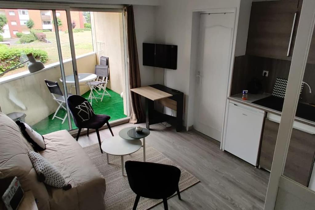 Chez Emy & Tom Apartment Кабур Екстериор снимка