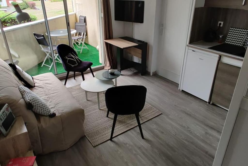 Chez Emy & Tom Apartment Кабур Екстериор снимка