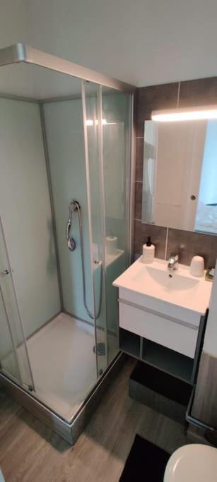 Chez Emy & Tom Apartment Кабур Екстериор снимка