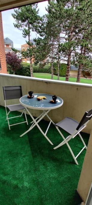 Chez Emy & Tom Apartment Кабур Екстериор снимка